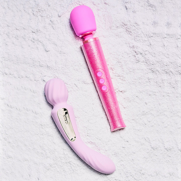 LELO Switch Double-Sided Wand Vibrator Lovers LELO Switch Double-Sided Wand Vibrator Lovers