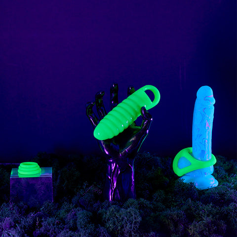 Ouch_Glow_in_the_Dark_Thick_Swirl_Penis_Sleeve