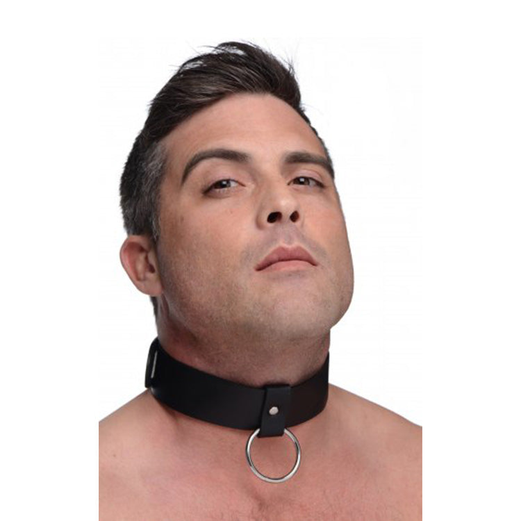 Strict_Wide_O_Ring_Collar_Wearing